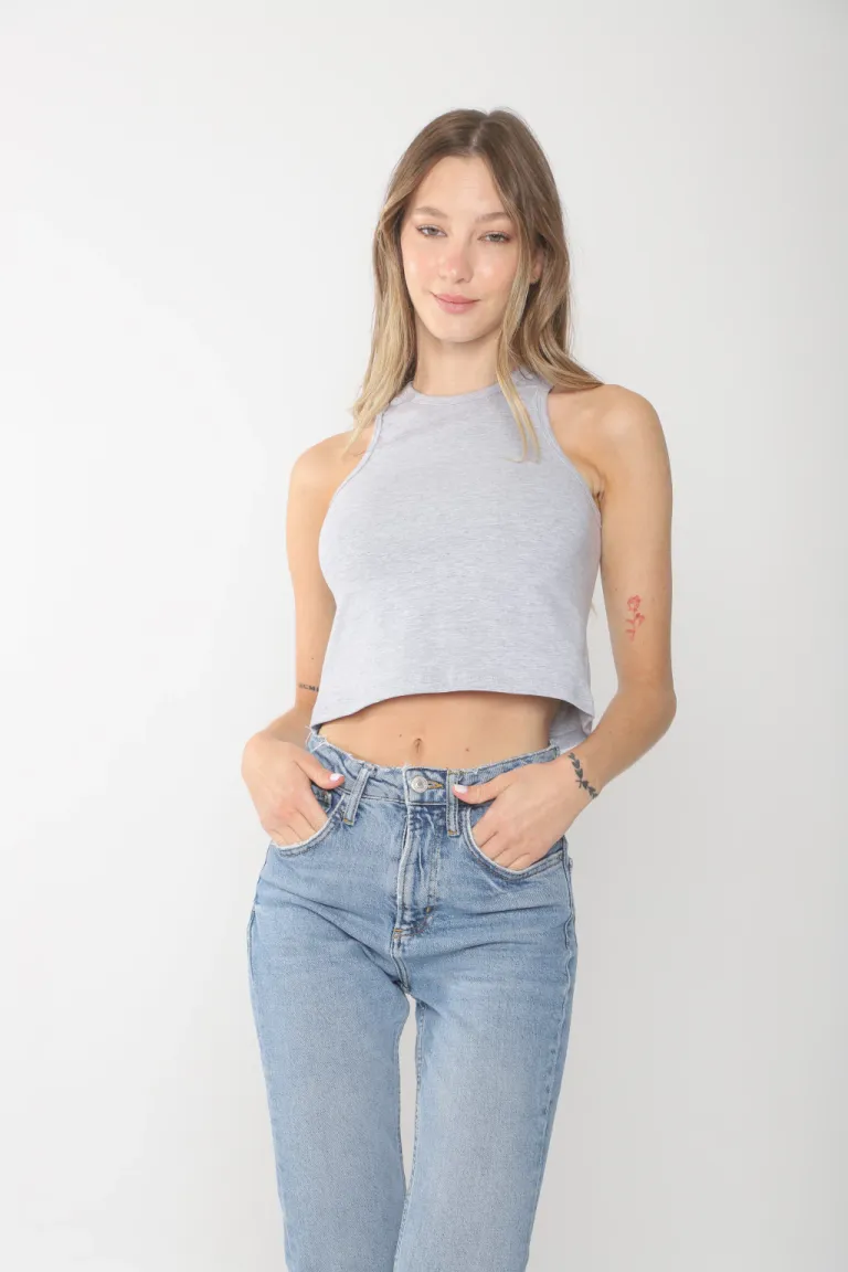 Top de corte evase, confeccionado en tela suave y elástica de Belle en Tops para argentina