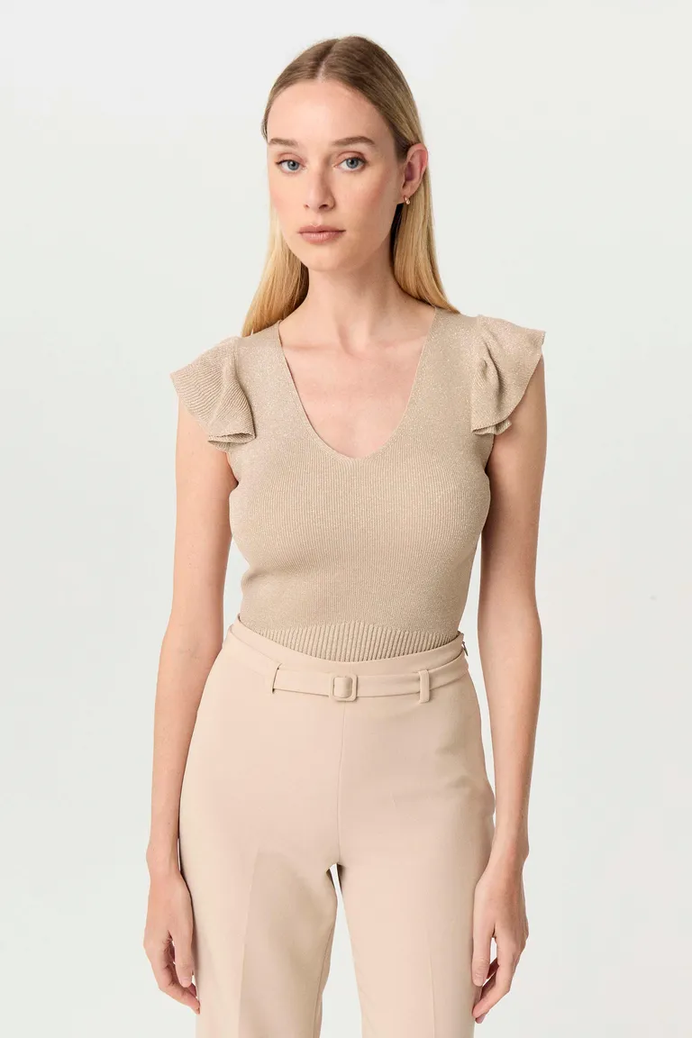 Top tejido con volados en las mangas para lucir un look elegante y chic de Markova en Remeras para argentina