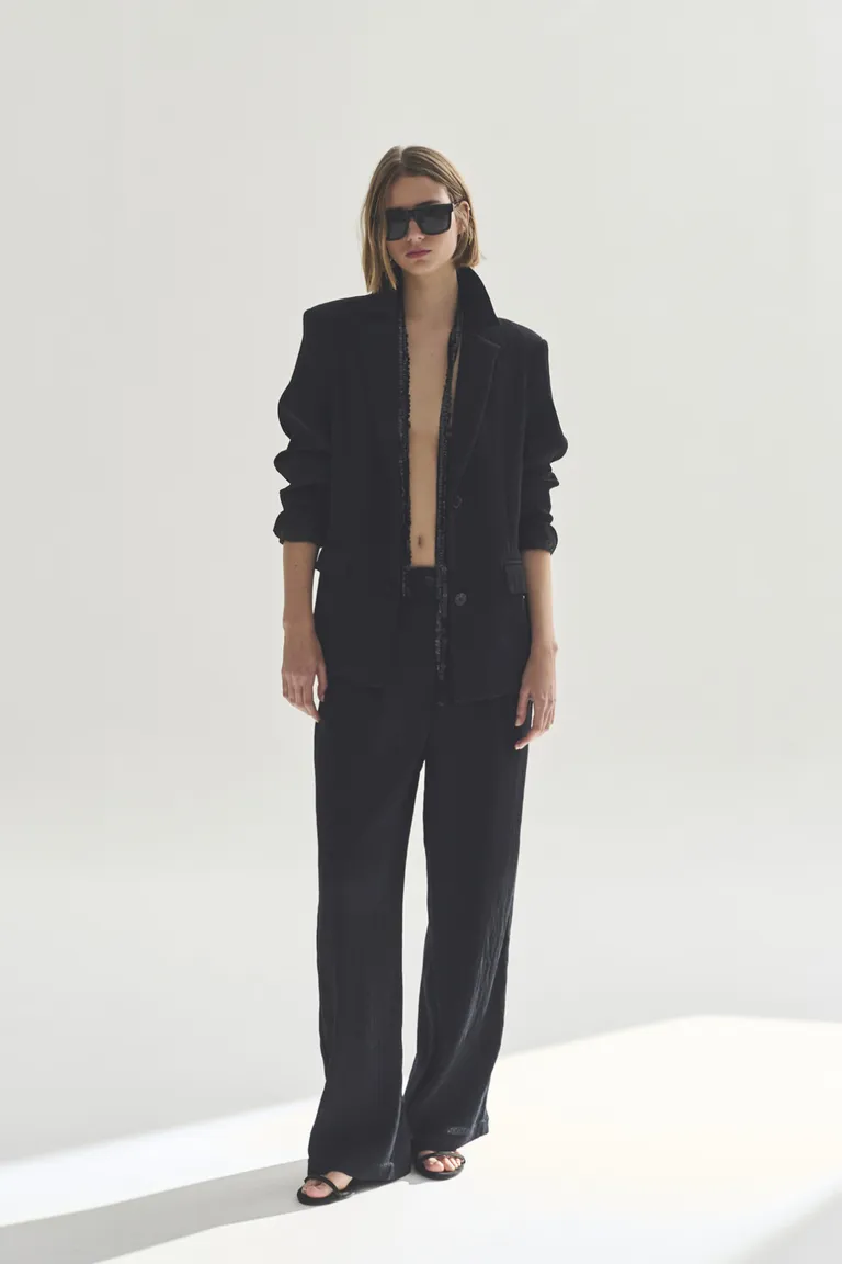 Blazer de corte ajustado para mujer, diseño moderno y atemporal de Akiabara en Blazers para argentina