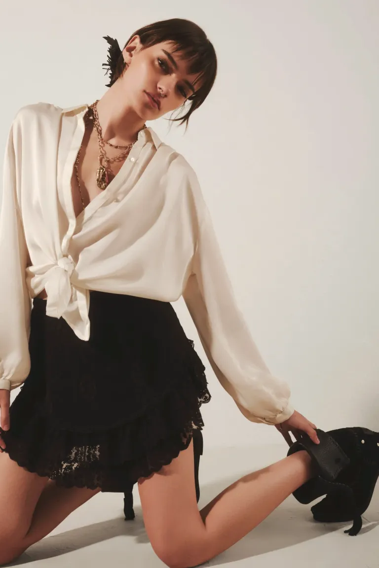 Falda corta de tul bordado con volados y cintura elástica de Rapsodia en Faldas para argentina