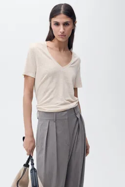 Remera lino cuello de Mango en Remeras para argentina