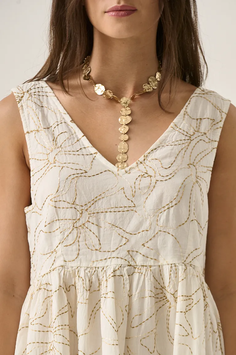 Vestido Adelfa con bordado floral y escote en V de Sweet en Vestidos para argentina