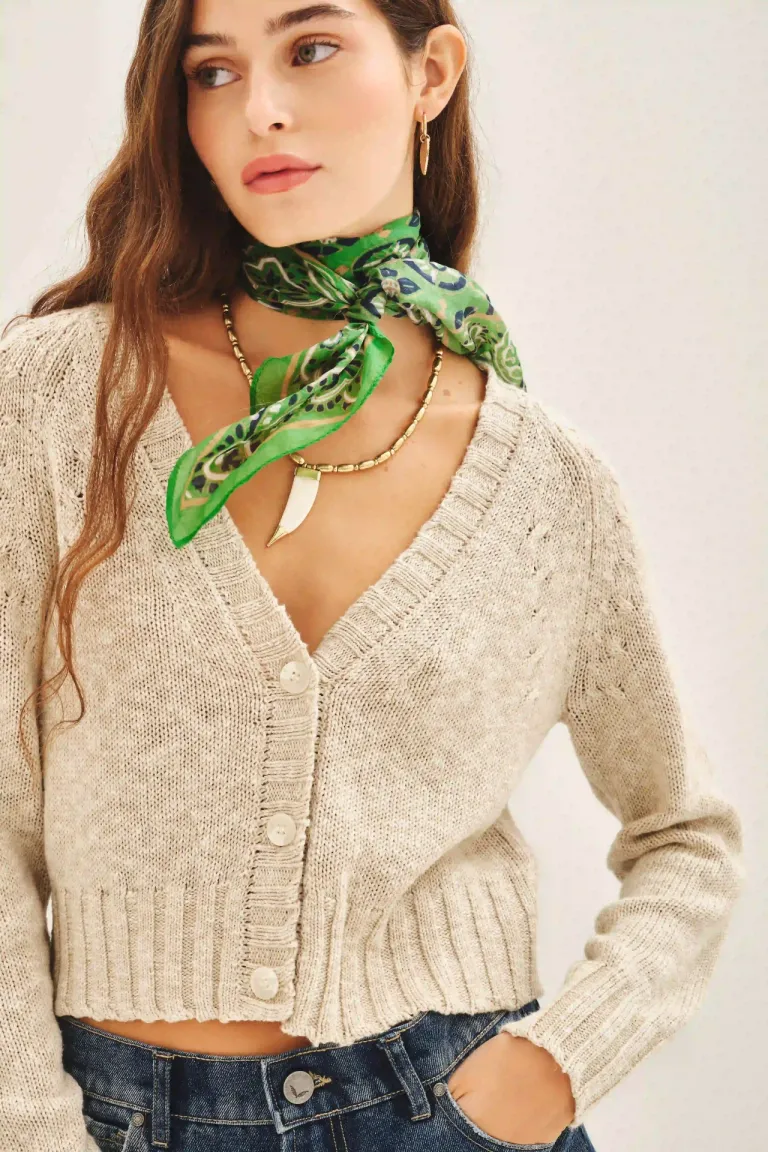 Cardigan de lino-algodón de moldería cropped y ancha, un básico cómodo y versátil de Rapsodia en Buzos y Sweaters para argentina