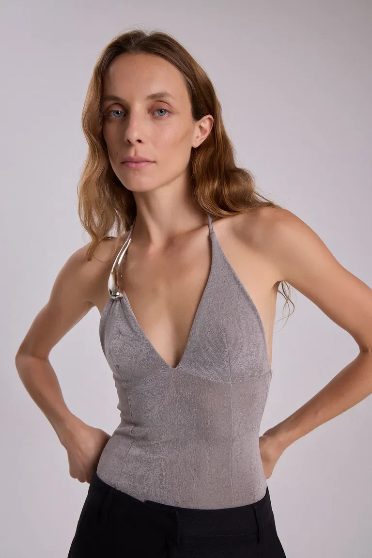 Body de Jersey Texturizado con Escote en V y Espalda Abierta de Maria Cher en Bodies para argentina