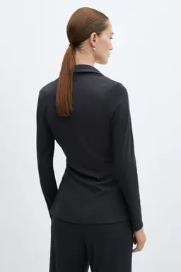 Blusa cruzada escote pico de Mango en Blusas para argentina