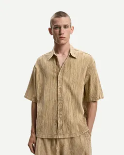 Camisa boxy manga corta plisada de Bershka en Camisas para argentina