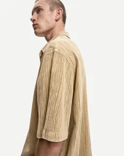 Camisa boxy manga corta plisada de Bershka en Camisas para argentina