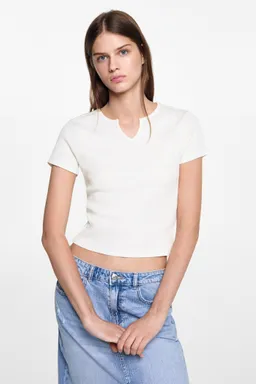 Remera cuello pico de Mango Teen en Remeras para argentina