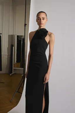 Vestido halter drapeado con flor de Mango en Vestidos para argentina