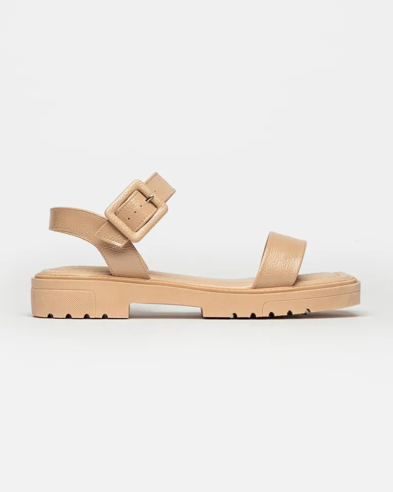 Sandalias bajas monocromáticas con hebilla forrada en efecto gloss de Prüne en Sandalias para argentina