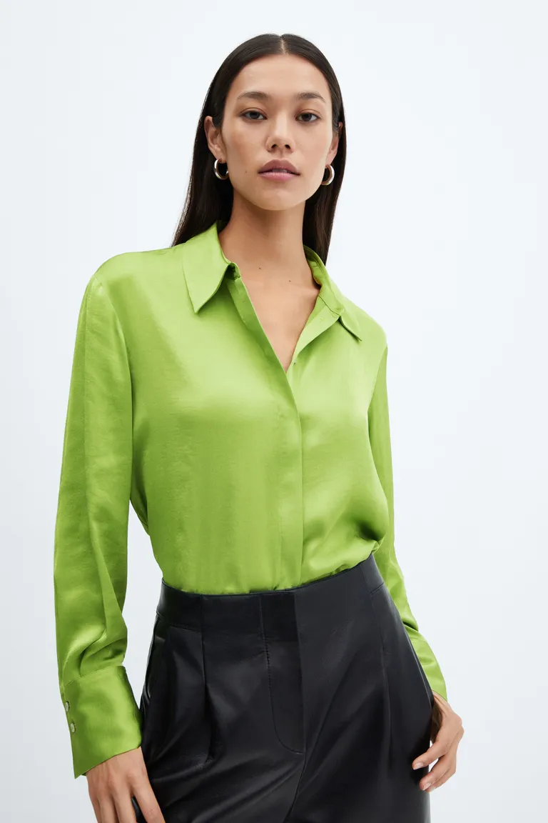 Camisa fluida satinada de Mango en Camisas para argentina
