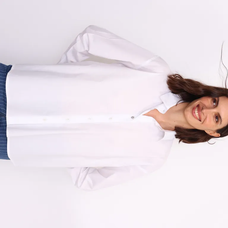 Camisa blanca de poplin con bolsillo delantero - Prenda versátil y elegante de Yagmour en Camisas para argentina