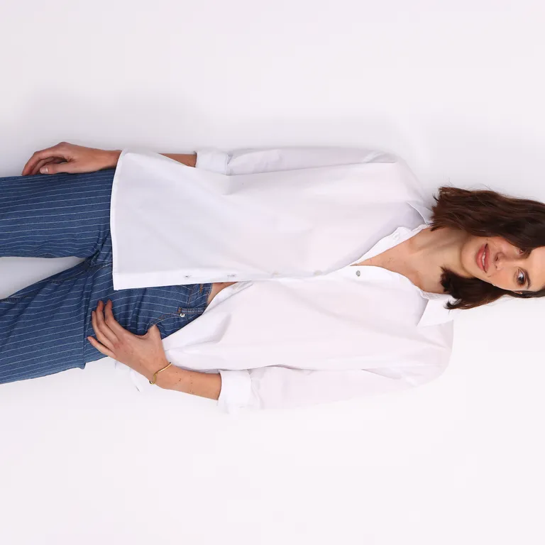 Camisa blanca de poplin con bolsillo delantero - Prenda versátil y elegante de Yagmour en Camisas para argentina