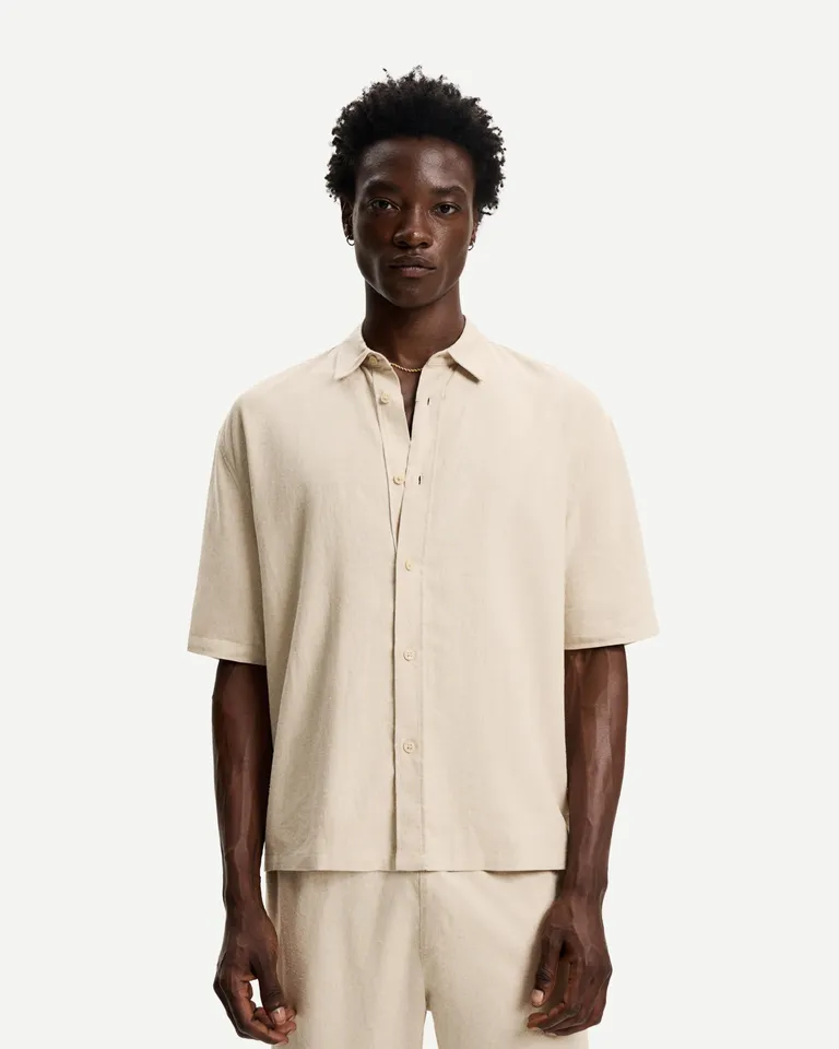 Camisa manga corta con lino de Bershka en Camisas para argentina