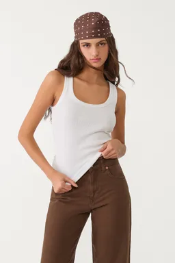 Top básico bretel de Stradivarius en Tops para argentina