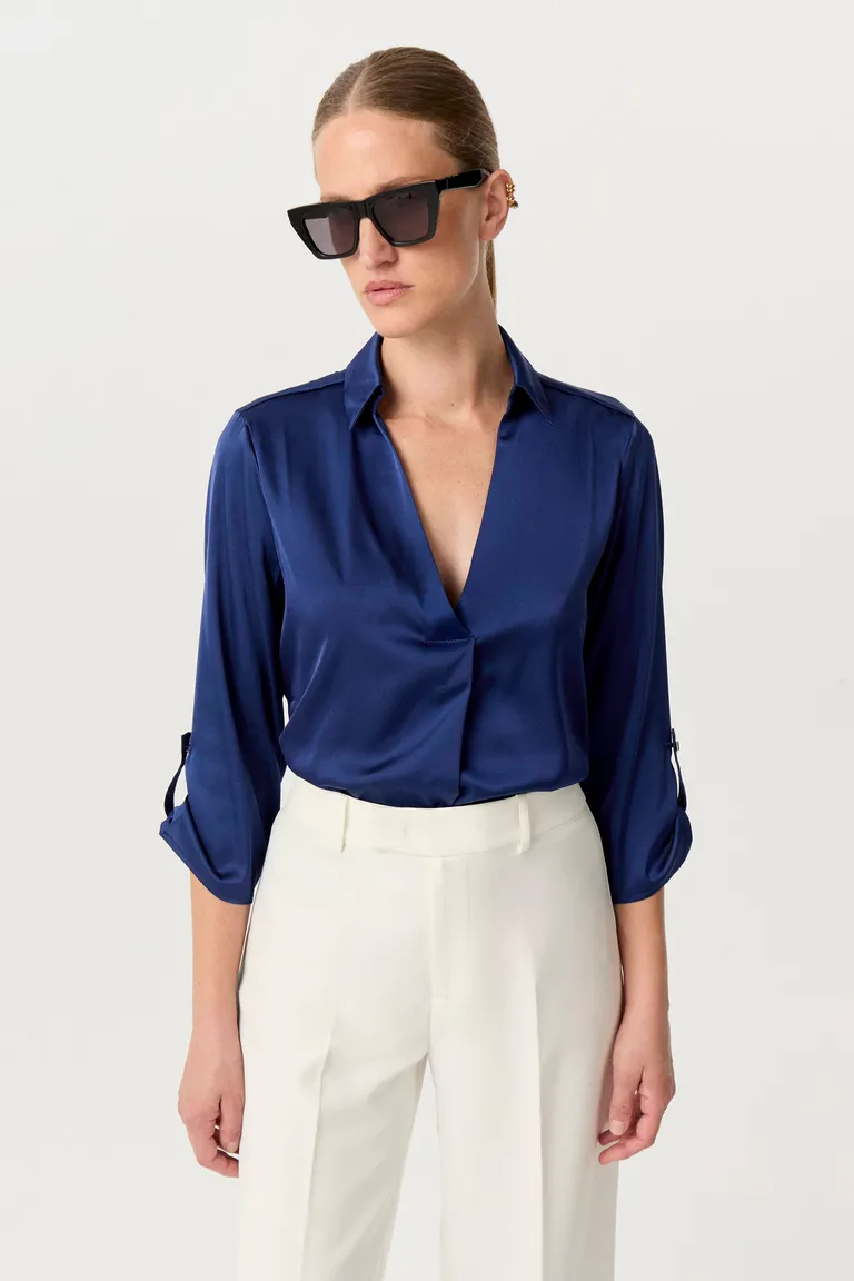 Blusón de seda con cuello camisero y mangas 3/4 ajustables de Markova en Blusas para argentina