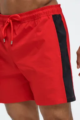 Traje de baño clásico contraste rojo de Fashion Nova en Bermudas y Shorts para argentina