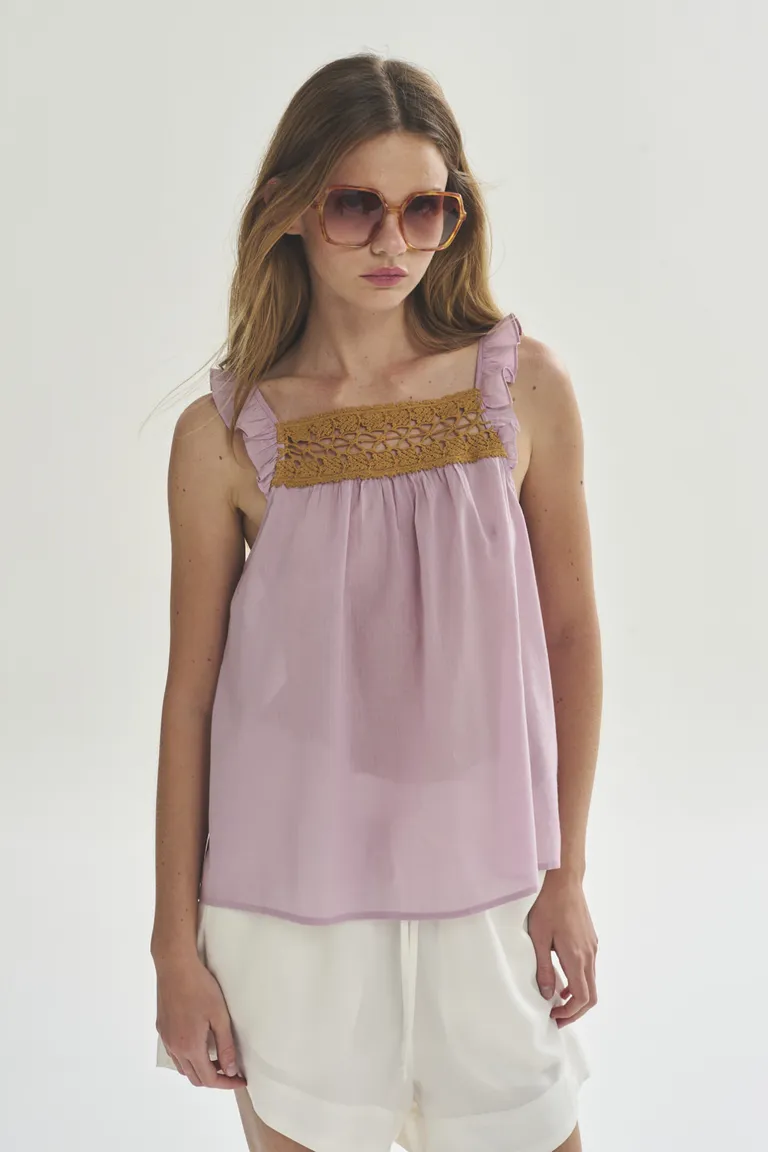 Blusa sin mangas en tono rosado pálido, de corte suelto y diseño sencillo de Akiabara en Blusas para argentina