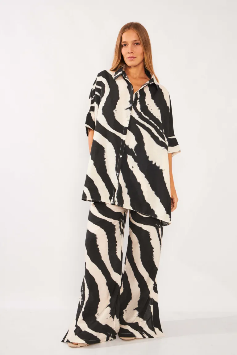 Pantalón ancho de seda con estampado alegre y sofisticado de Belle en Pantalones para argentina