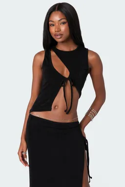 Top asimétrico cut out goldie de Edikted en Tops para argentina