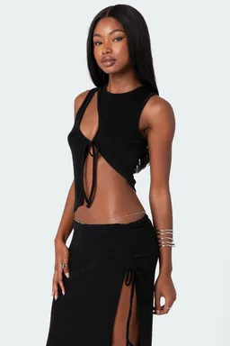 Top asimétrico cut out goldie de Edikted en Tops para argentina