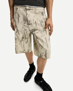 Bermuda baggy estampada de Bershka en Bermudas y Shorts para argentina