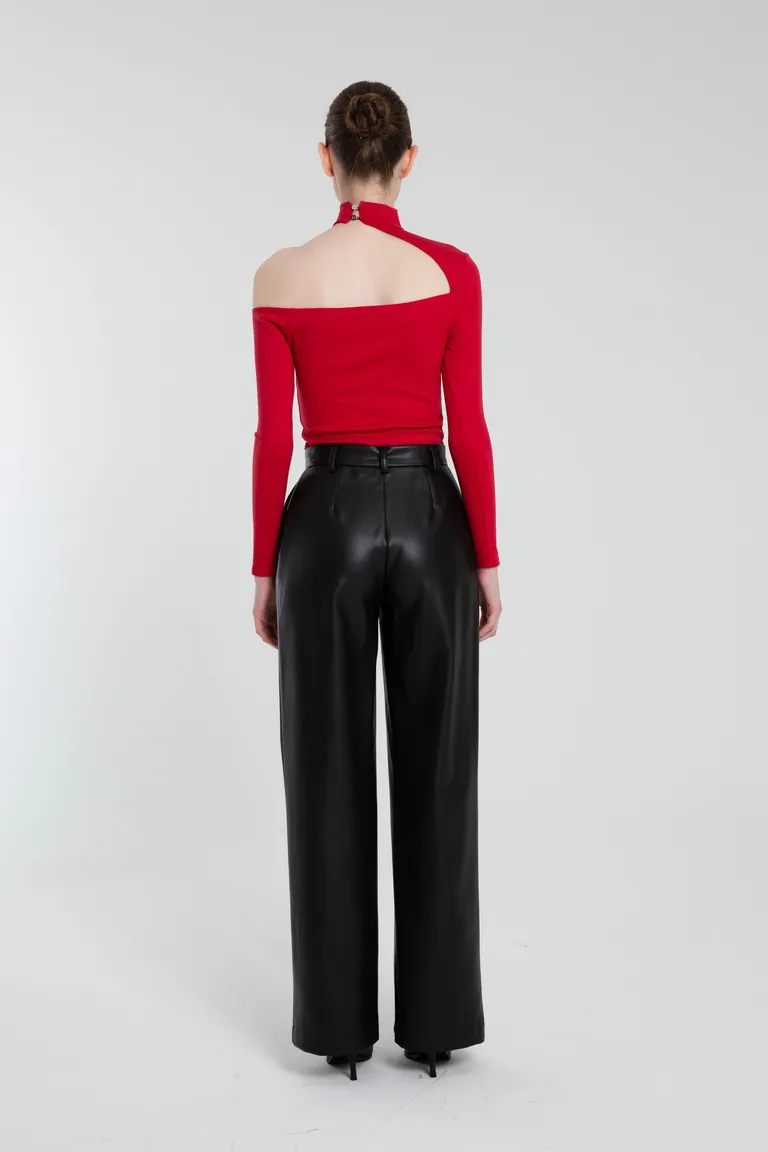 Pantalón negro de piel sintética de corte recto y bolsillos laterales de Naíma en Pantalones para argentina