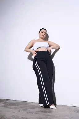 Pantalón Ancho Cinturón de Cheta Jeans en Pantalones para argentina