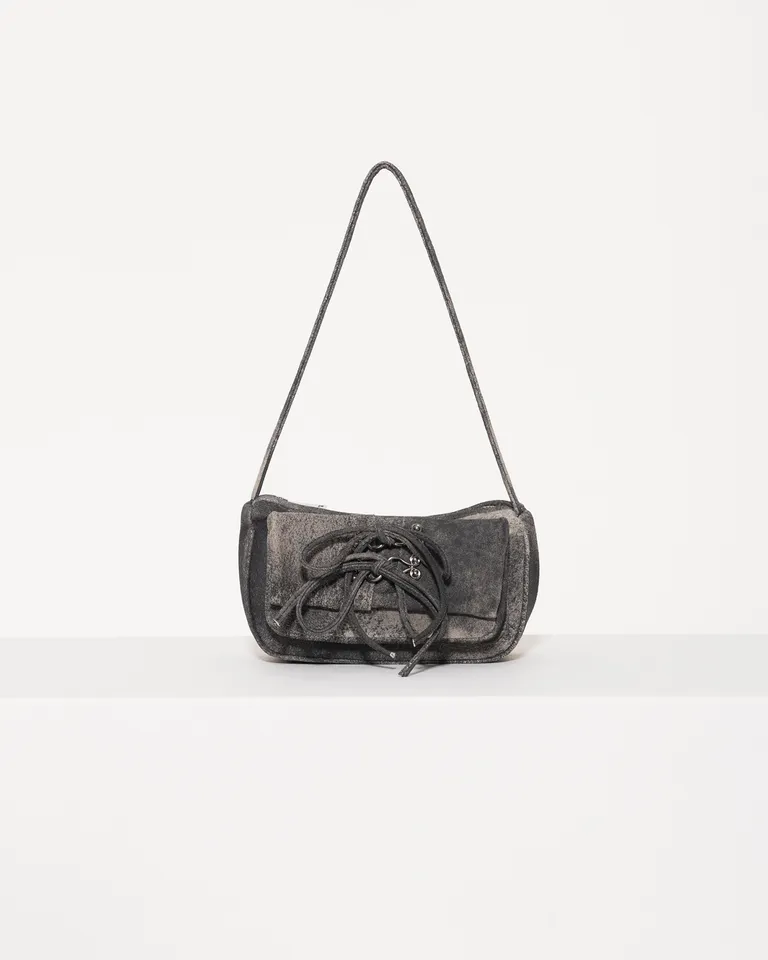 Mini Bolso de Cuero Ovino con Detalles Metálicos y Forro de Jacquard de Jazmin Chebar en Bolsos y Carteras para argentina