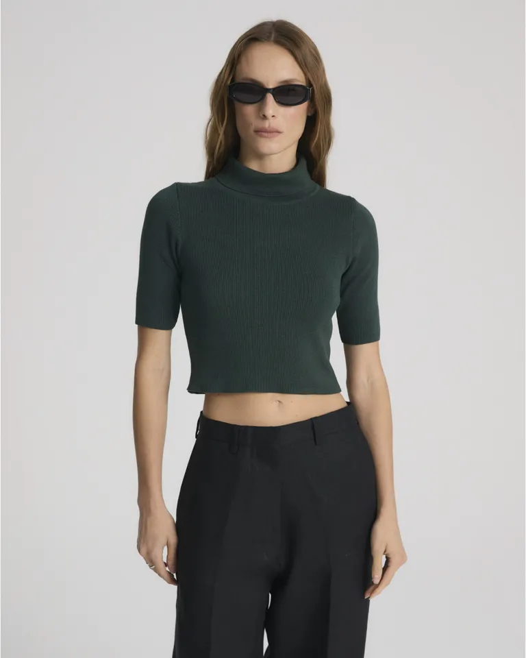 Top de mujer con cuello polera mangas al codo y calce entallado de Blue Sheep en Tops para argentina