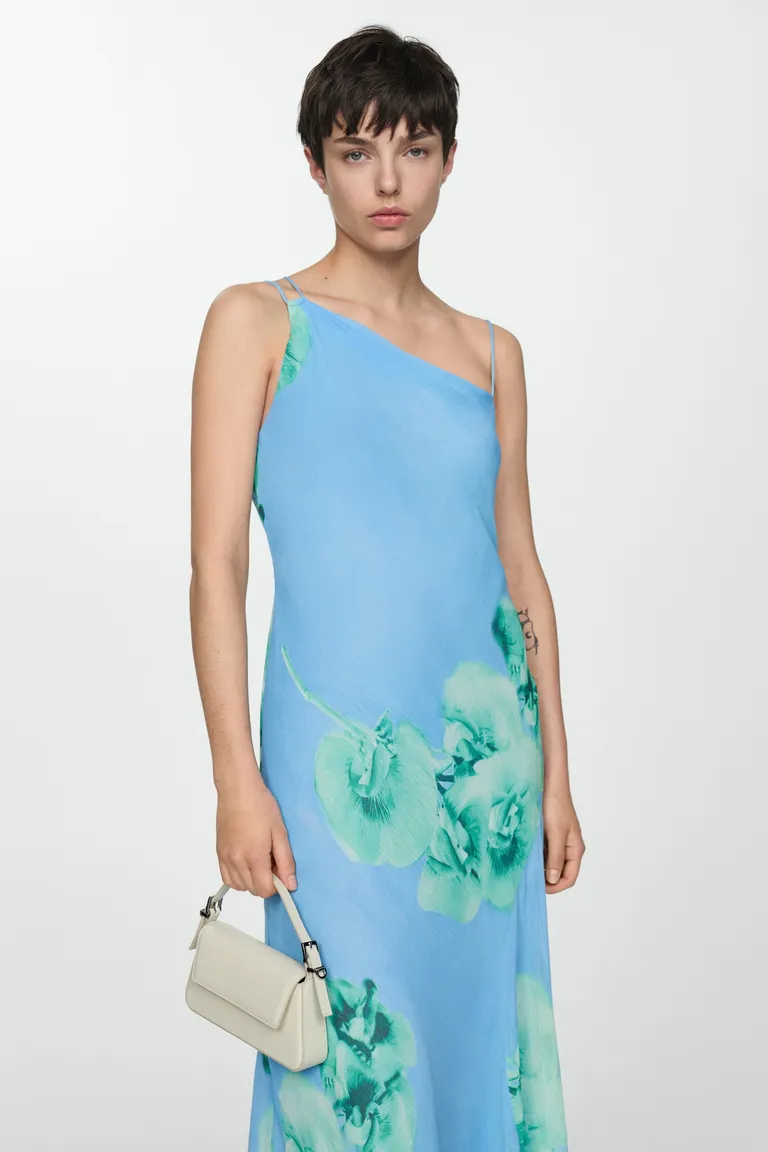 Vestido asimétrico floral de Mango en Vestidos para argentina