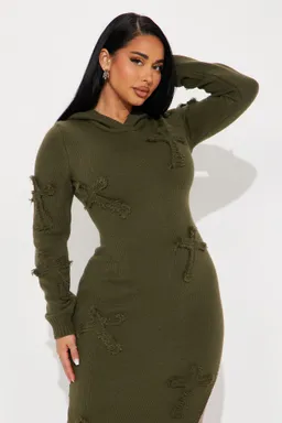 Vestido maxi suéter alix oliva de Fashion Nova en Buzos y Sweaters para argentina
