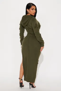 Vestido maxi suéter alix oliva de Fashion Nova en Buzos y Sweaters para argentina