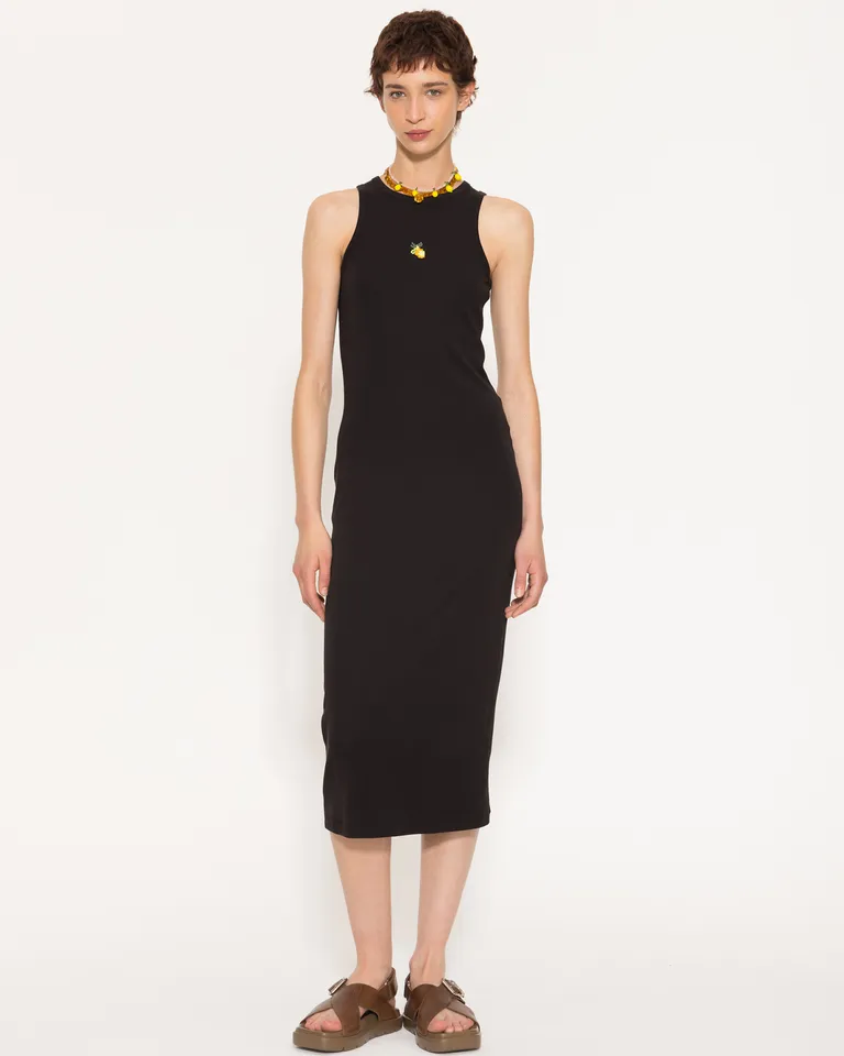 Vestido negro ajustado al cuerpo con bordados en el frente de Jazmin Chebar en Vestidos para argentina