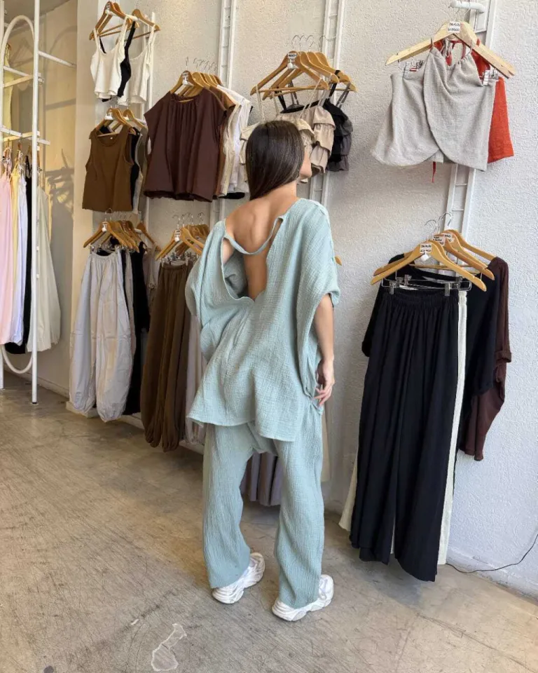 Remeron verde pastel de corte amplio y manga corta de Belle en Remeras para argentina