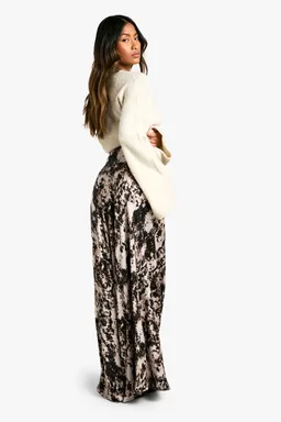 Maxi falda satinada con estampado vaca de Boohoo en Faldas para argentina