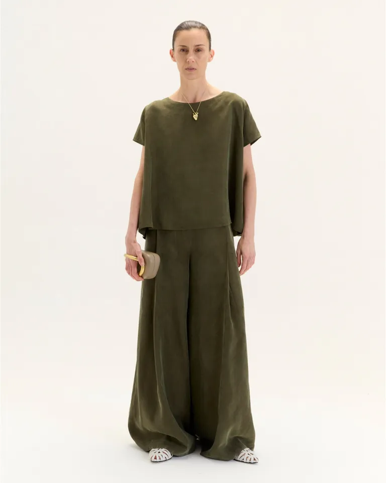 Top de corte evasé con mangas cortas y abotonadura en la espalda de Blue Sheep en Tops para argentina