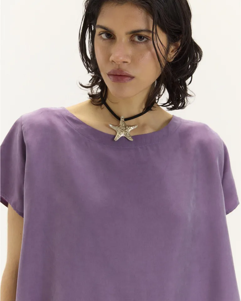 Top de corte evasé con mangas cortas y abotonadura en la espalda de Blue Sheep en Tops para argentina