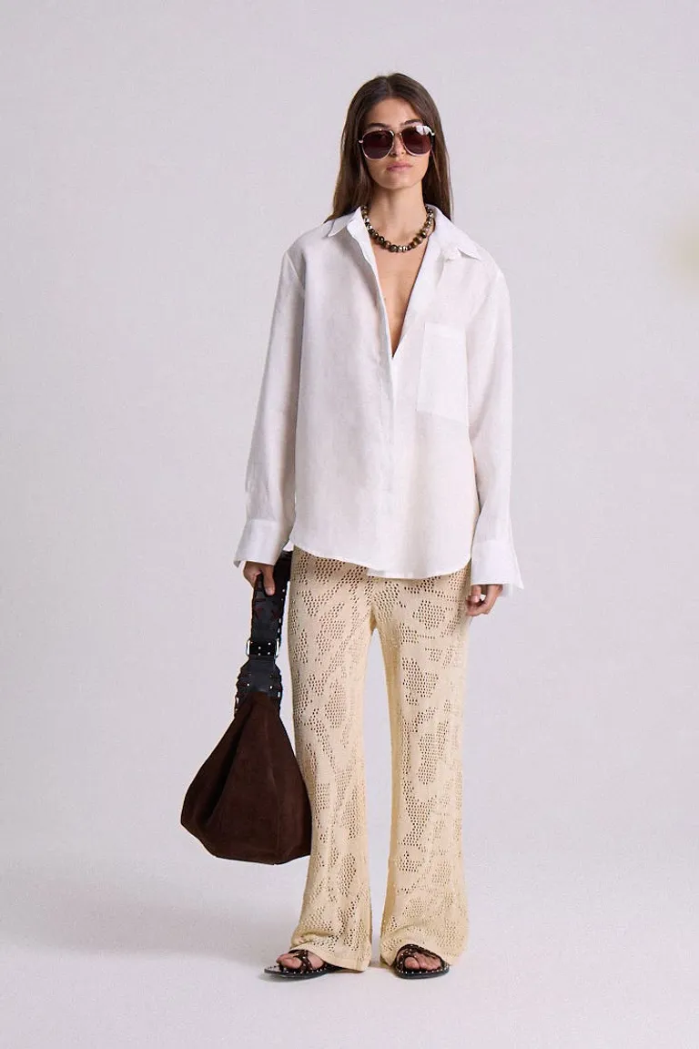 Camisa de lino de silueta recta con cuello camisero y bolsillo en la delantera de Maria Cher en Camisas para argentina