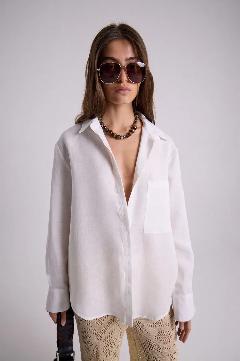 Camisa de lino de silueta recta con cuello camisero y bolsillo en la delantera de Maria Cher en Camisas para argentina