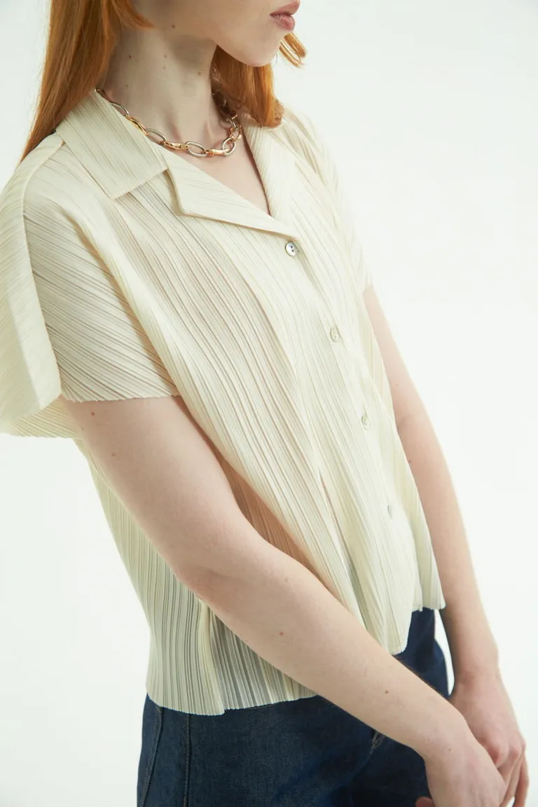 Camisa de manga corta con escote en V y detalles de perlas de Las Pepas en Camisas para argentina