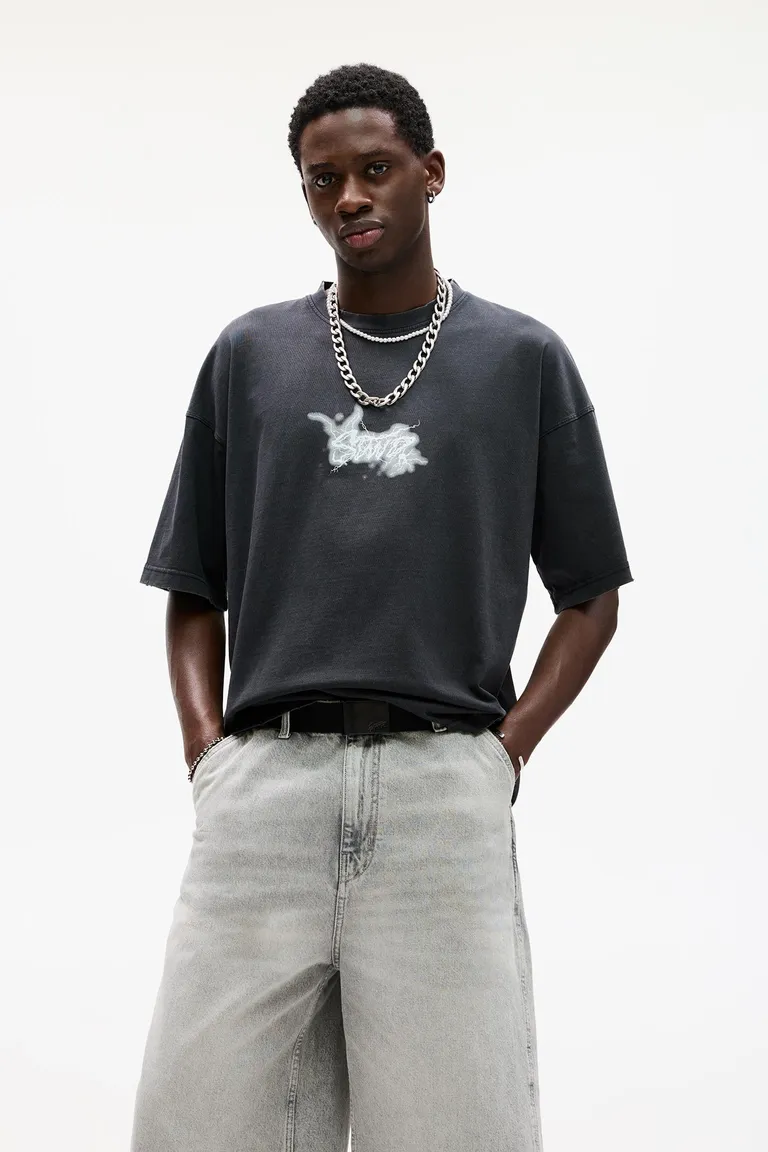 Remera stwd gráfico bombilla de Pull&Bear en Remeras y Polos para argentina