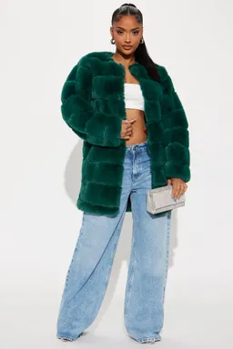Tapado piel sintética with de Fashion Nova en Chaquetas para argentina