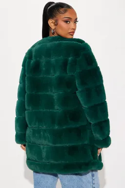 Tapado piel sintética with de Fashion Nova en Chaquetas para argentina