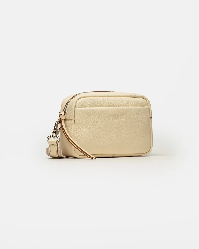 Bolso bandolera Haze en cuero graneado, ideal para el día a día de Prüne en Bolsos y Carteras para argentina