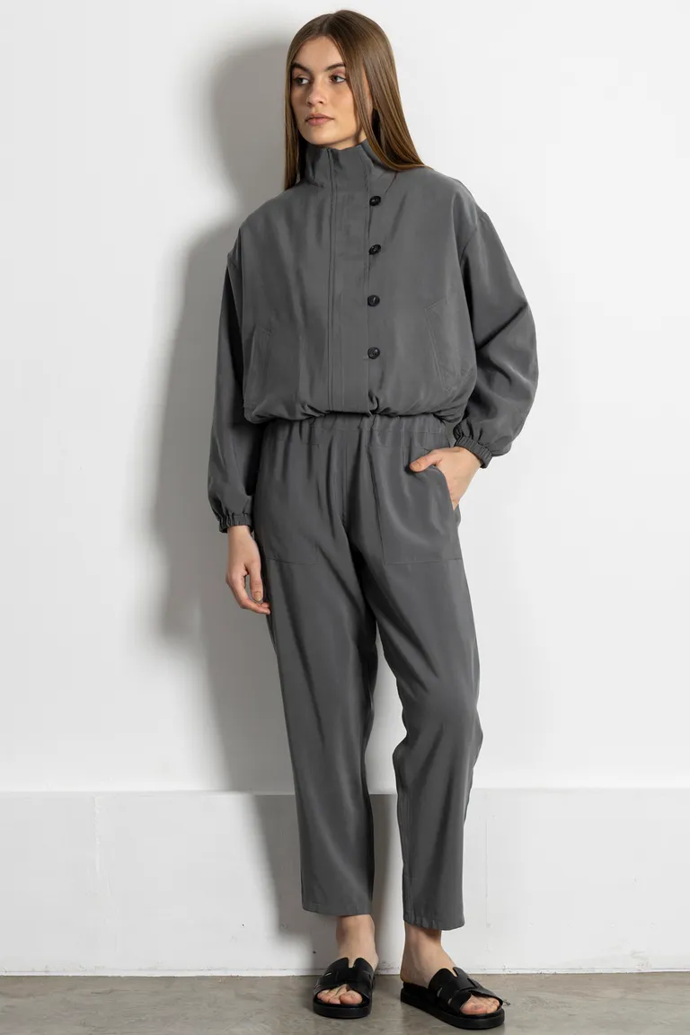 Pantalón recto y cómodo de cupro en color gris para mujer de Kill en Pantalones para argentina