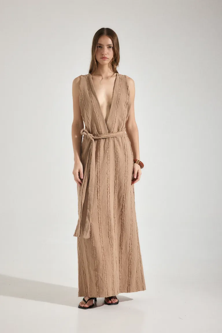 Vestido largo y vaporoso en lino con flecos y lazos en cuello y cintura de Audaz en Vestidos para argentina
