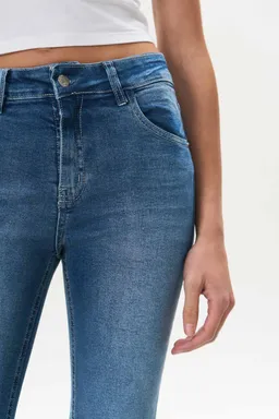 Jean denim oxford dama de Magda en Pantalones para argentina