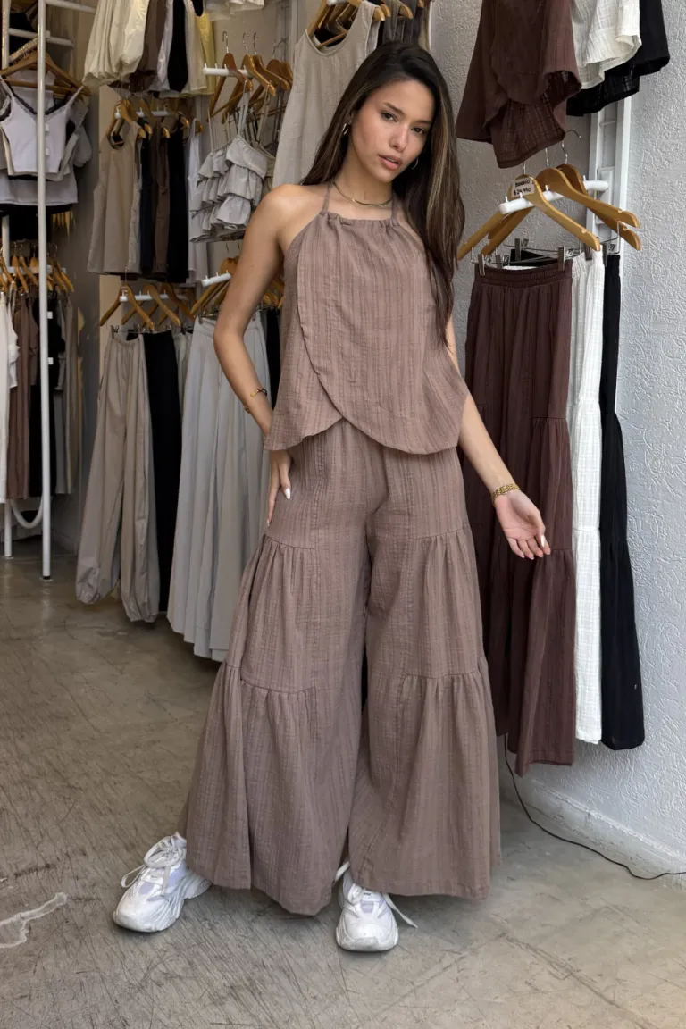 Pantalón ancho y bohemio con detalles fruncidos para un look versátil y femenino de Belle en Pantalones para argentina