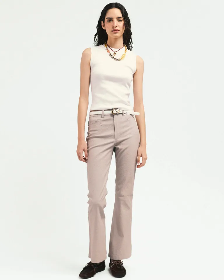 Pantalón de Cuero Gris: Prenda Versátil y Elegante para Mujeres de Jazmin Chebar en Pantalones para argentina